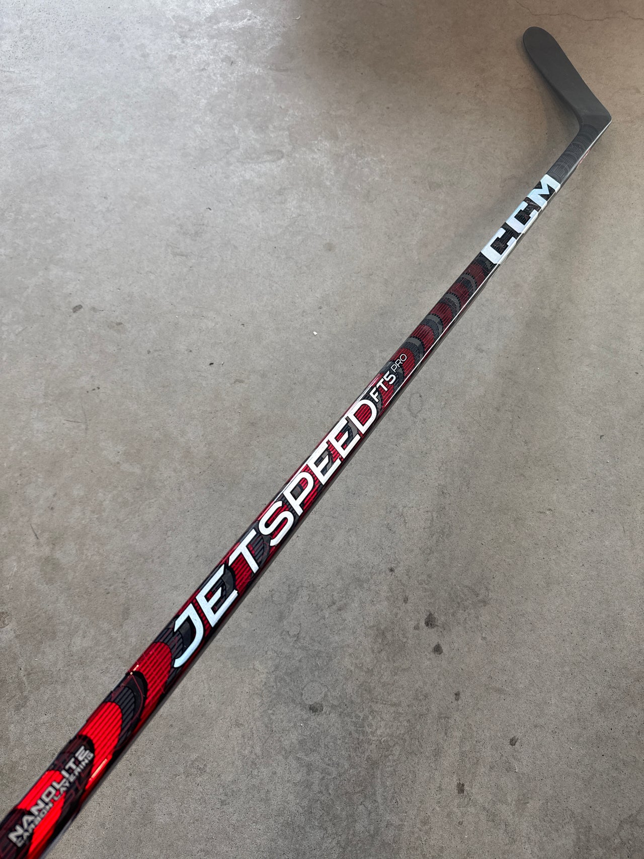 CCM JETSPEED FT5 PRO - 90 FLEX - P28M - LEFT HAND - NEW